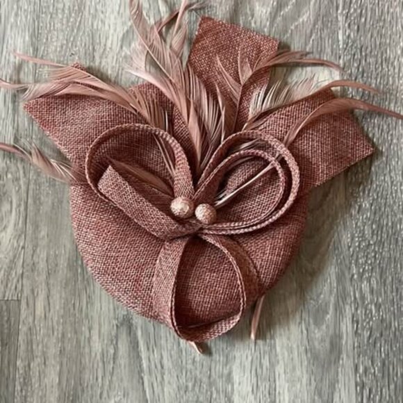 Fascinator Headpiece for Special Occasions (see more photos) - Picture 2 of 10